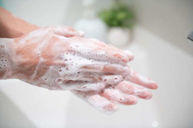 新型コロナ対策で手洗い